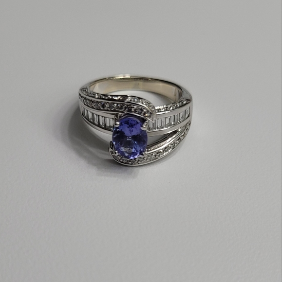 14k solid gold and genuine Tanzanite and diamond ring sz 7. - Picture 3 of 11